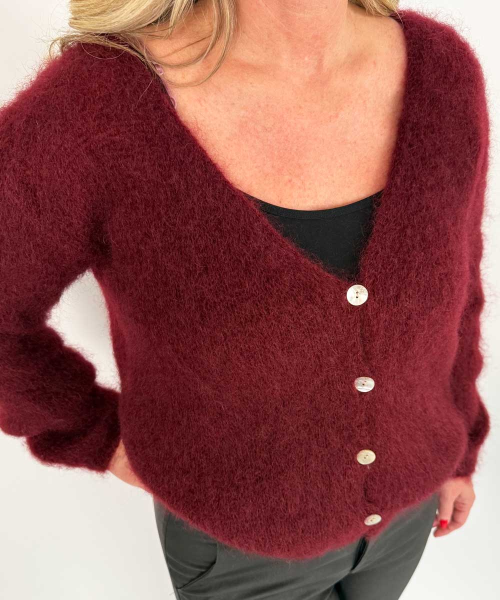 detaljer vinröd kofta