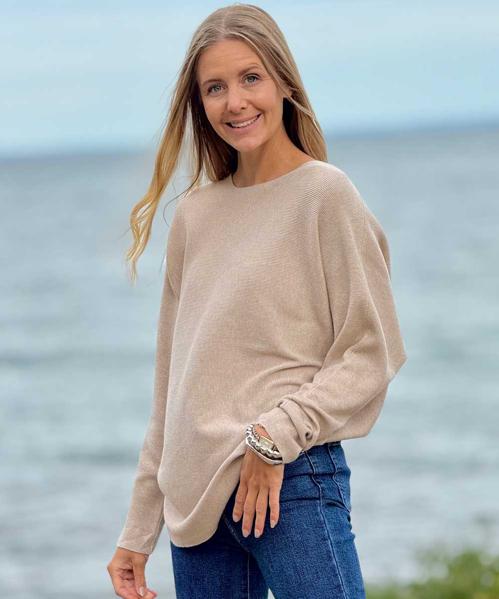Beige ribbad tröja