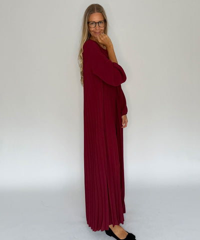 vinröd långklänning