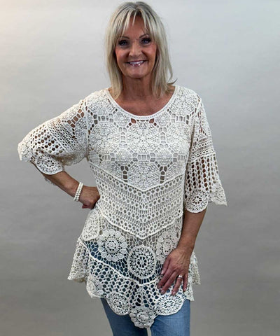 Beige virkad tunika