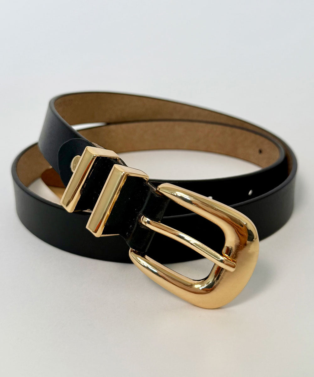 svart skärp med guldspänne