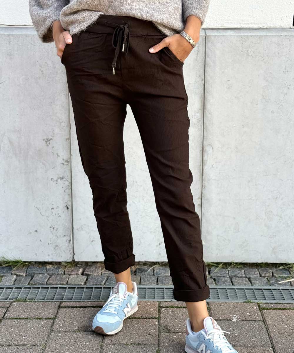 Brun dra-på-byxa