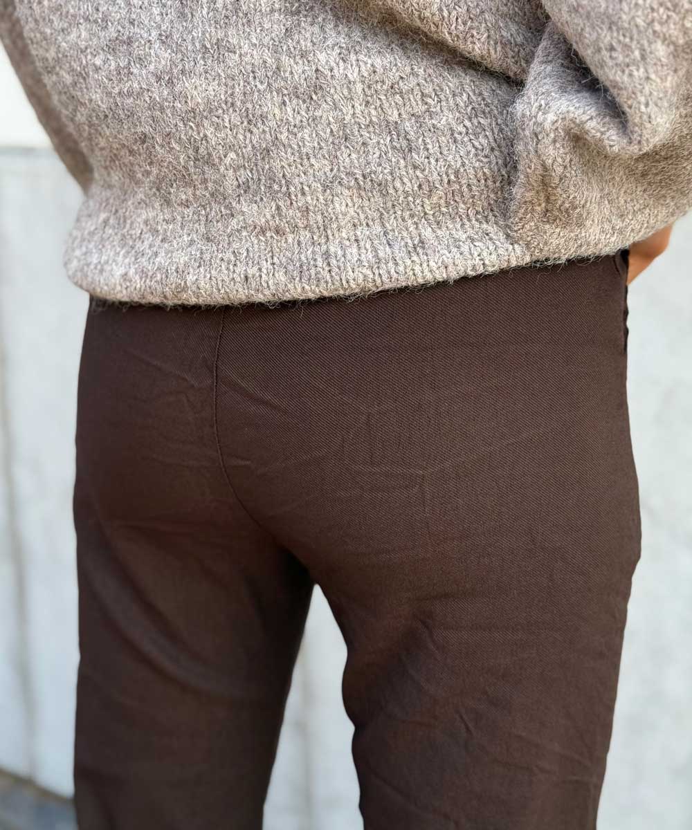 brun byxa bak