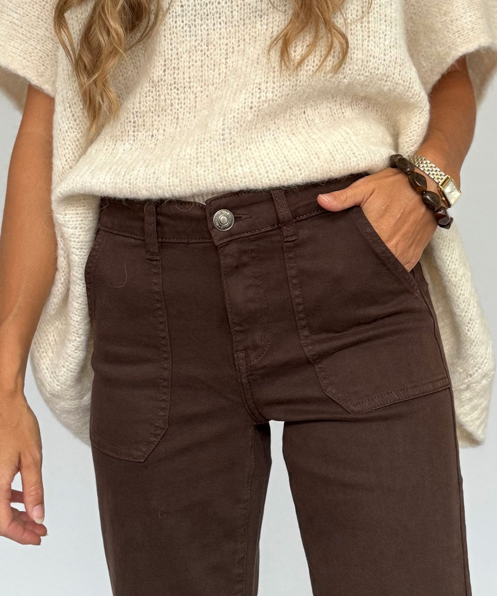 detaljer bruna byxor