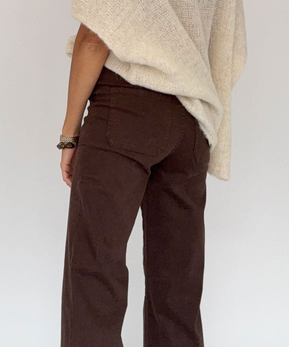 detaljer bruna byxor