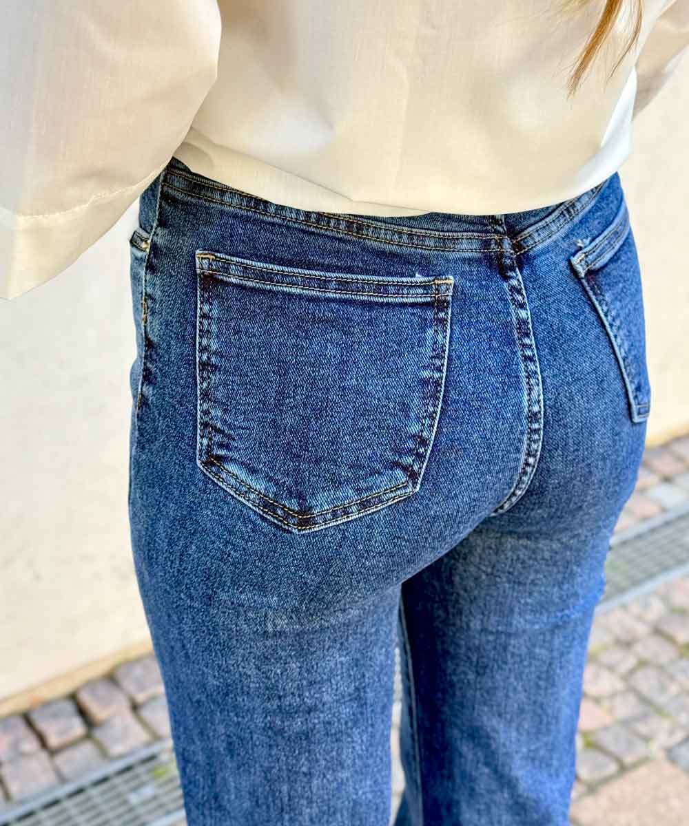 detaljer jeans baksida