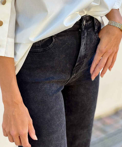 detaljer jeans framsida