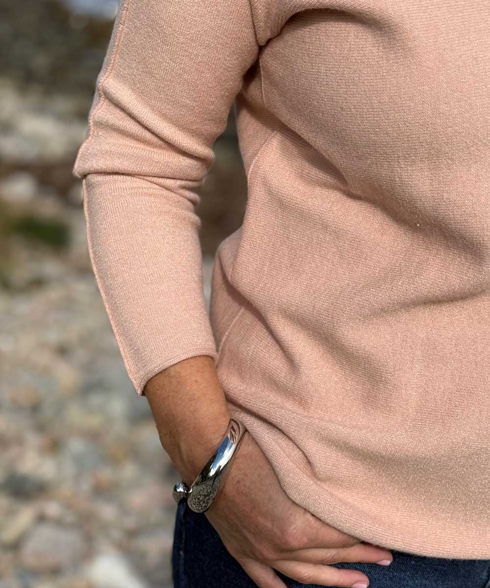 detaljer rosa tröja