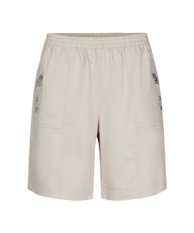 Sandfärgade shorts
